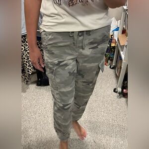American Eagle Outfitters Stretch Camouflage Pants